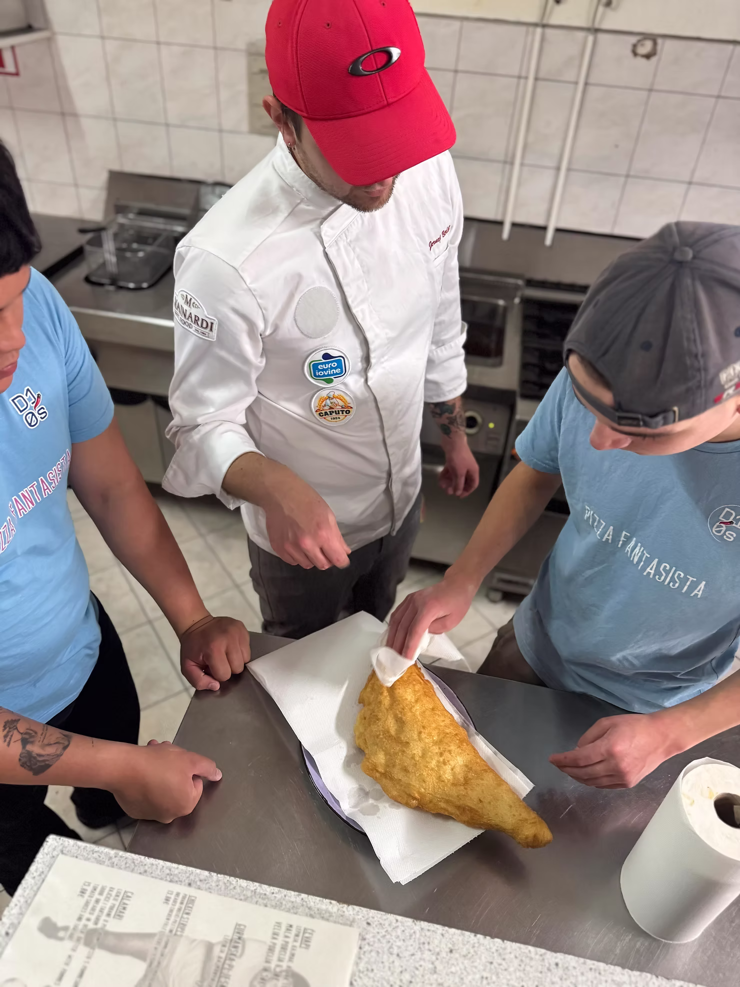 Making pizza fritta